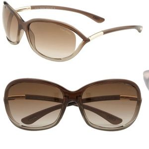 Tom Ford Sunglasses. Jennifer Oval Oversized Frame